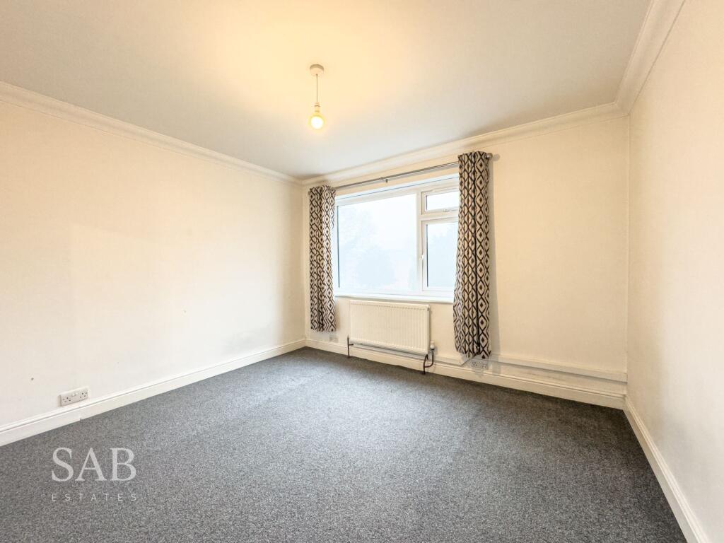 Apartment in Hemel Hempstead - View 3