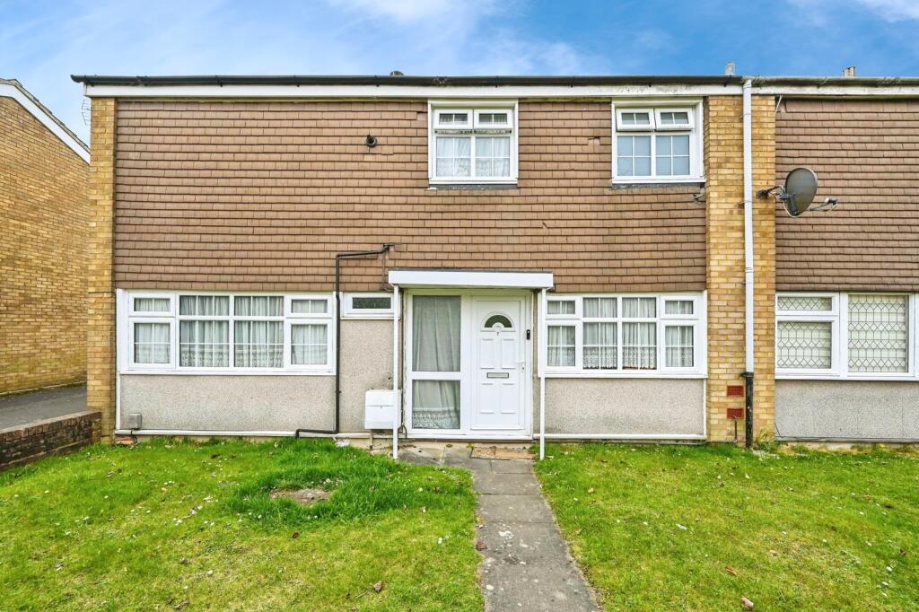 Main image of property: Waleys Close, LUTON, Bedfordshire, LU3
