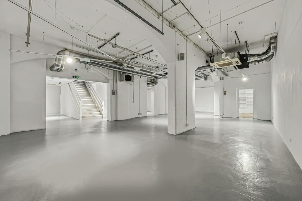OFFICE 4.jpg