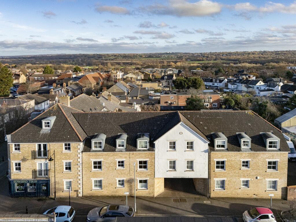 Main image of property: Kings Avenue, Buckhurst Hill, IG9