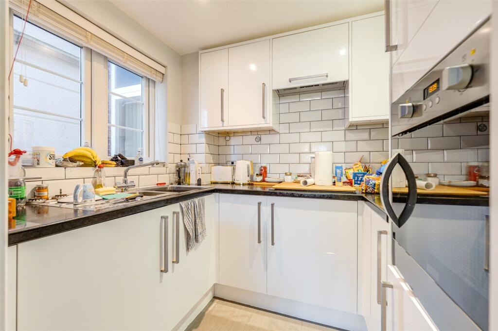 Highfield Court, 75 Penfold Road, Worthing, West Sussex, BN14 photo 3