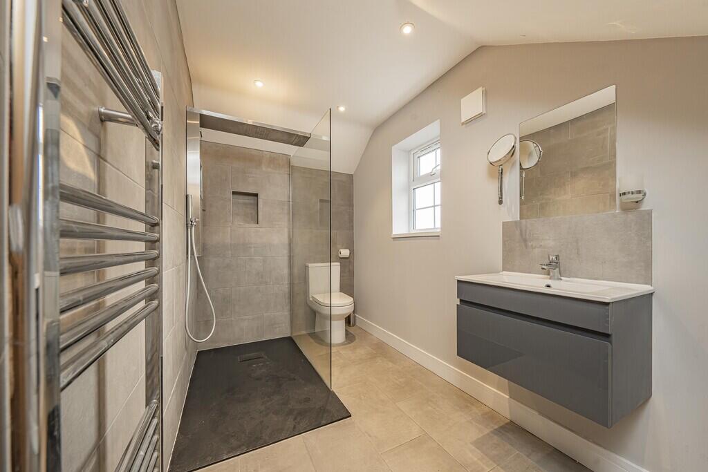 House in Southall - View 3