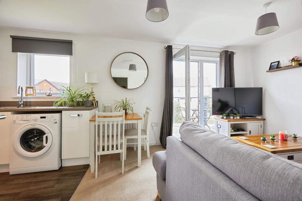 Davies Road, Longhedge, Salisbury - View 5