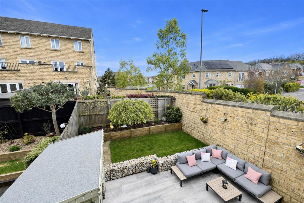 Spring Hill, Woolley Grange, Barnsley, S75 5GY photo 3