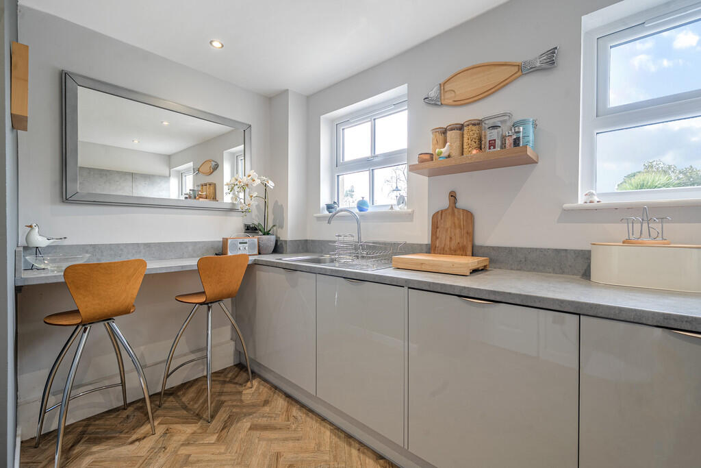 Flat 1 The Granary, Main Street, Grange over Sands, LA11 6DY photo 3