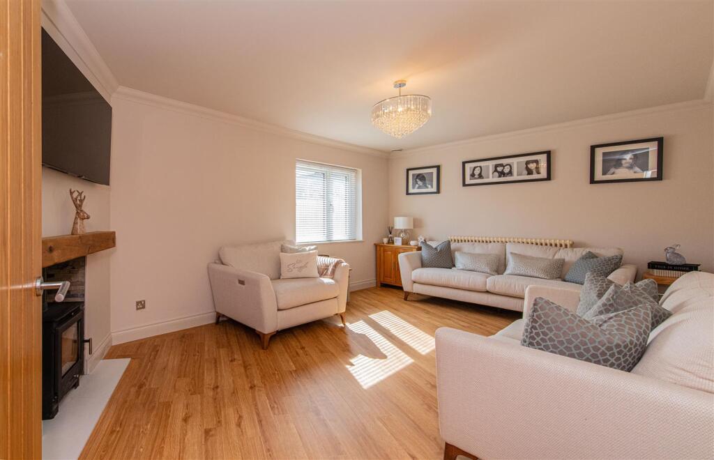 House in Kettering, Hanwood Park - View 5
