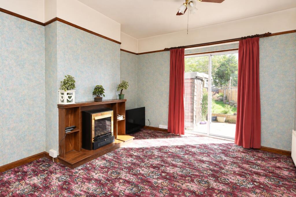 House in Southend-on-Sea, Essex - More