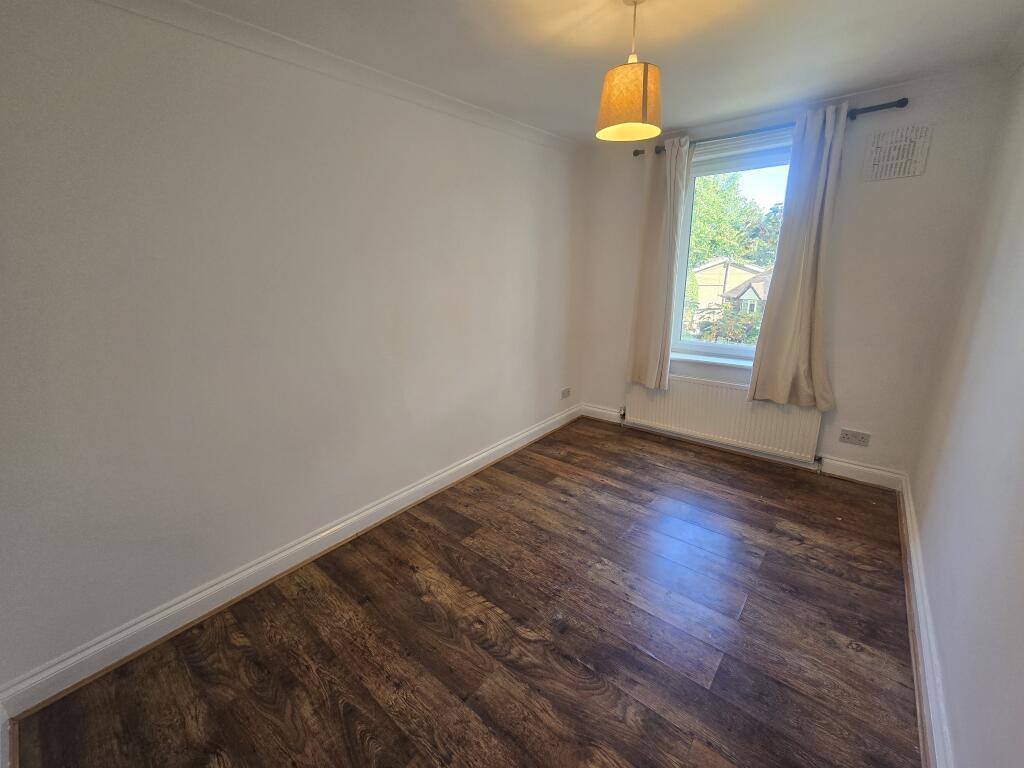 Apartment in Sutton - View 4