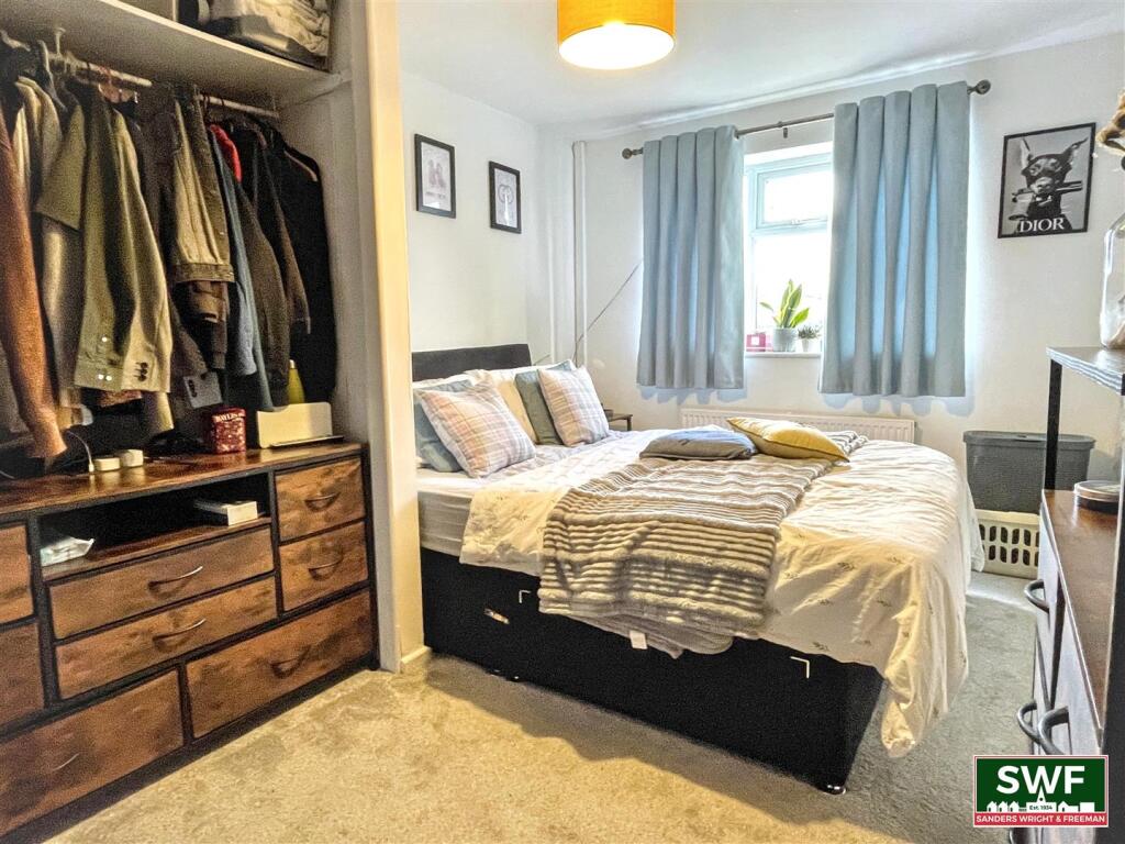 Apartment in Wolverhampton, Fallings Park - More
