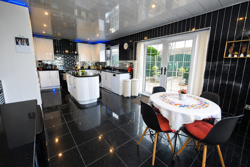 House in Doncaster, Tickhill - View 3