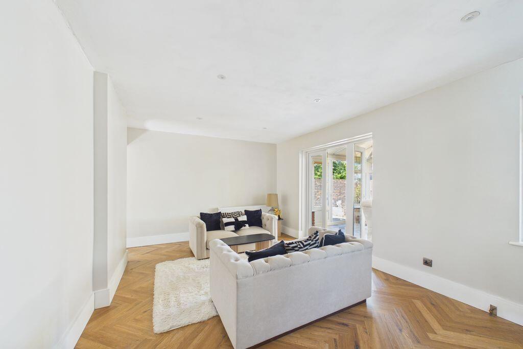 House in Reigate and Banstead, Surrey - View 5