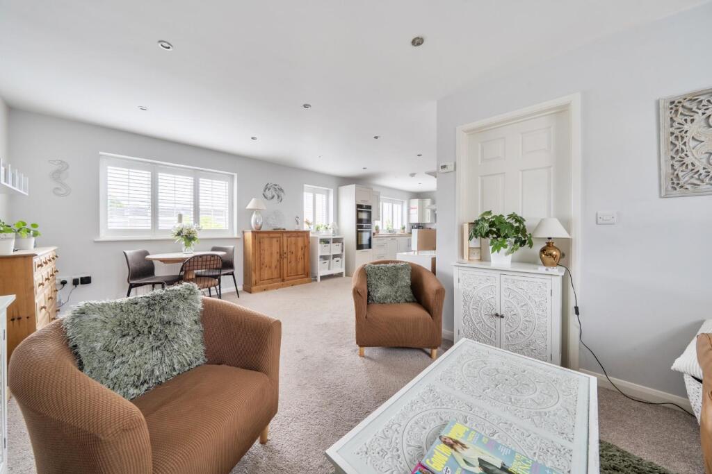 Seagull Lane, Emsworth photo 4