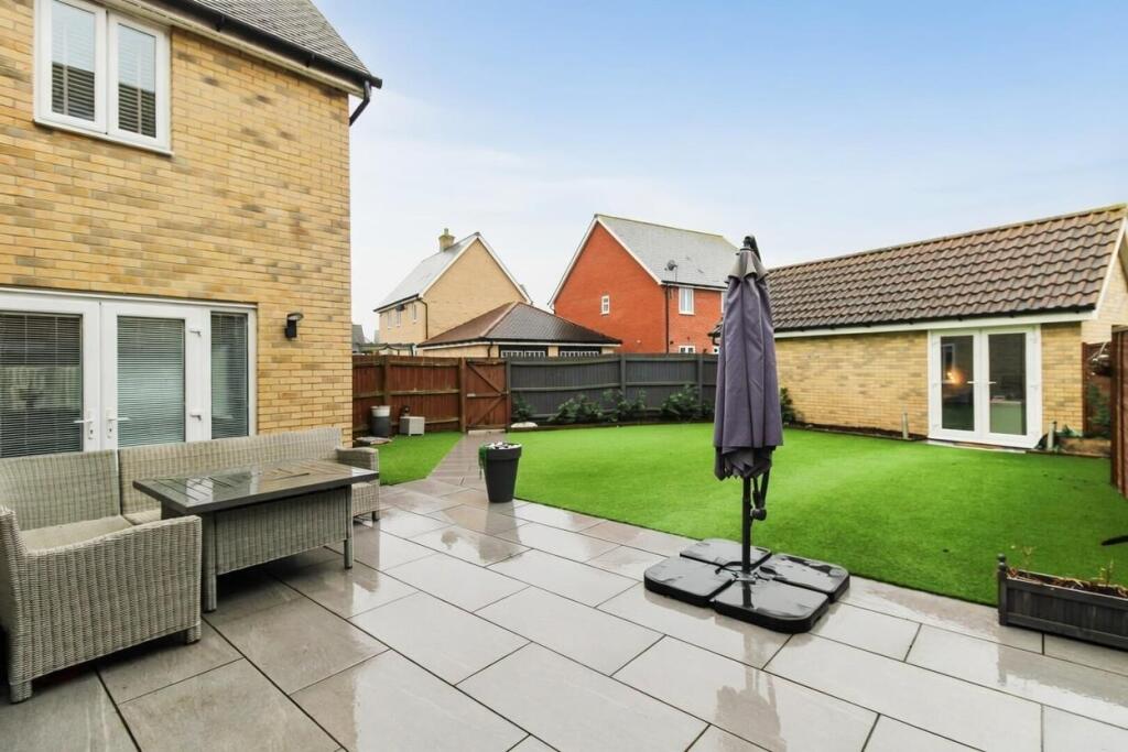 Beehive Lane, Hawkwell, Hockley photo 2