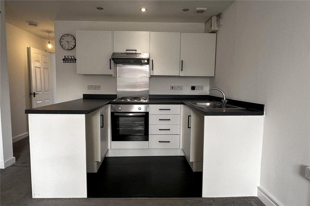 Apartment in Westbury, Leigh Park - View 4