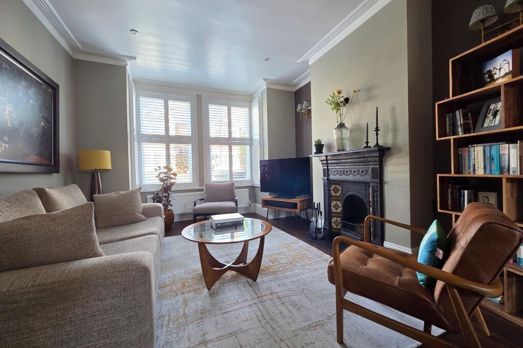 House in London, Brentham Garden Suburb, Perivale - View 3