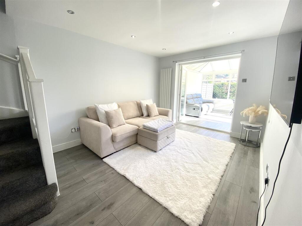 House in Epping Forest, Waltham Abbey - More