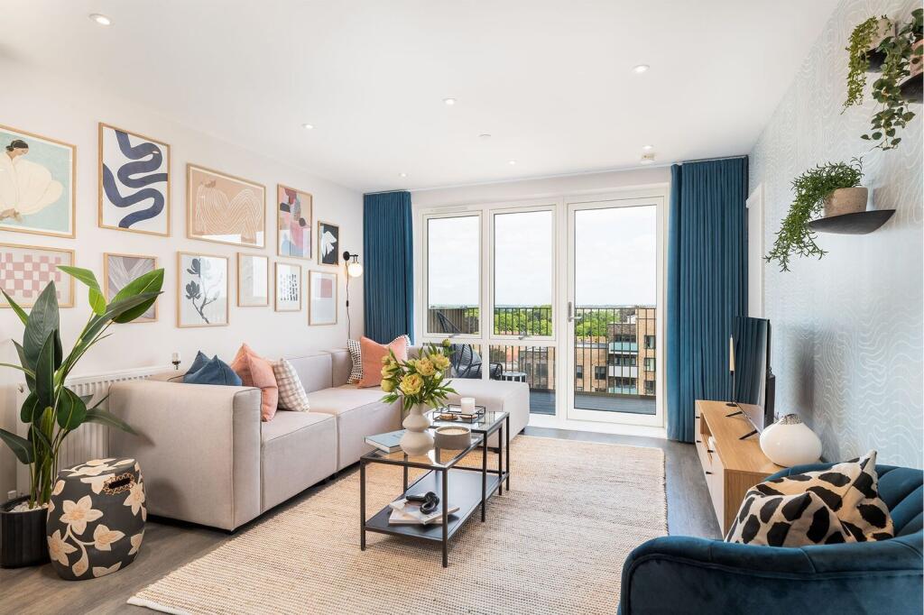 South Oxhey Central, Watford, WD19