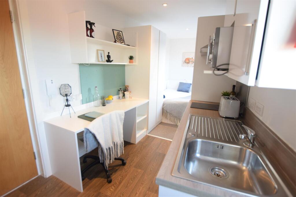 Main image of property: Fitzwilliam Place - Apt 36 - STUDENT ONLY - 26/27