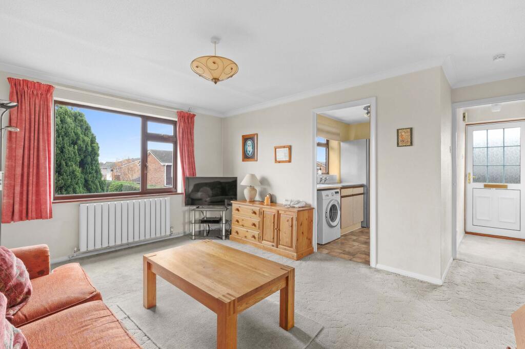 Oakengrove Road, Hazlemere, HP15 photo 2