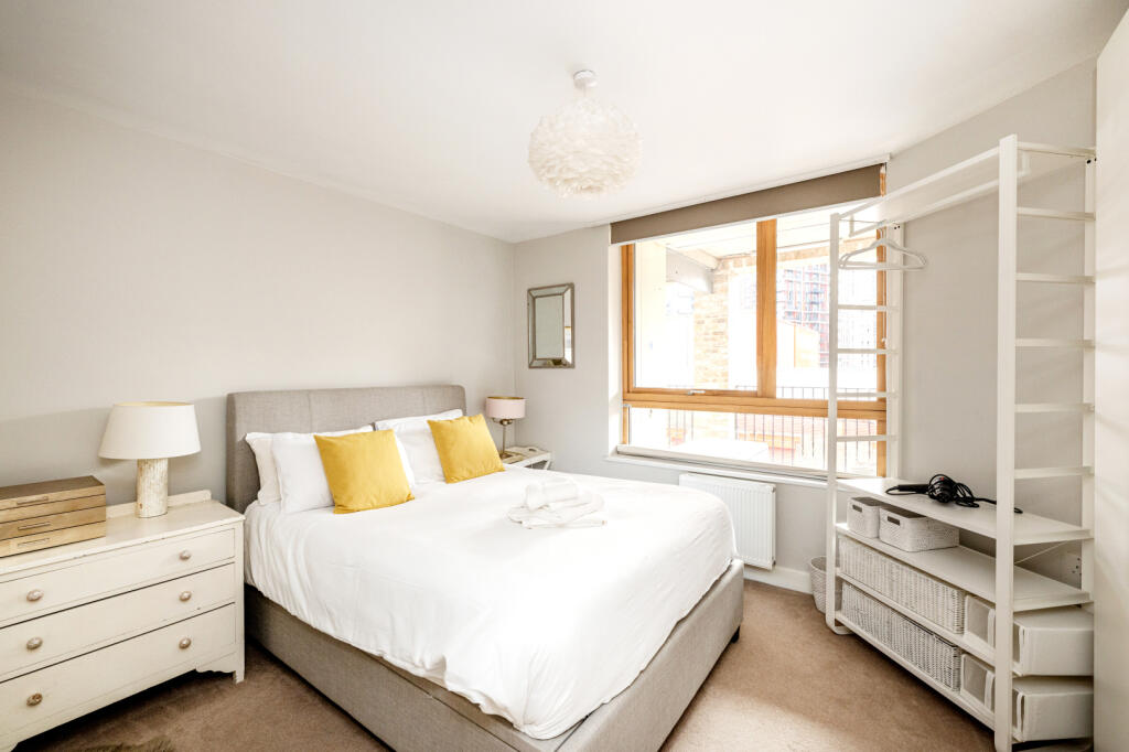 Apartment in London - View 5