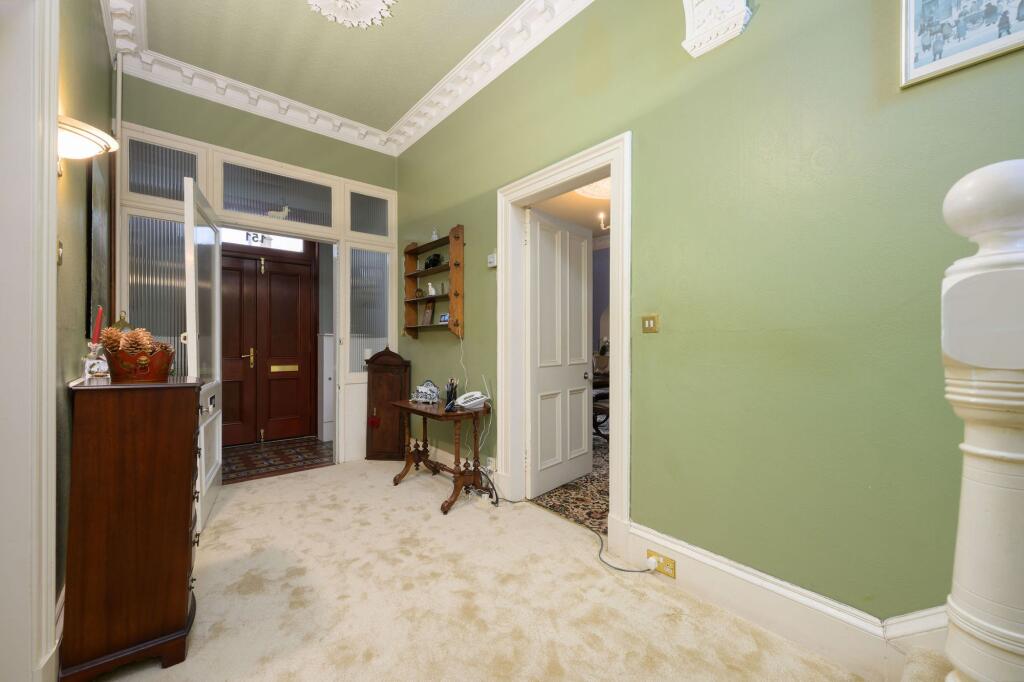 House in Grangemouth, Kersiebank - More
