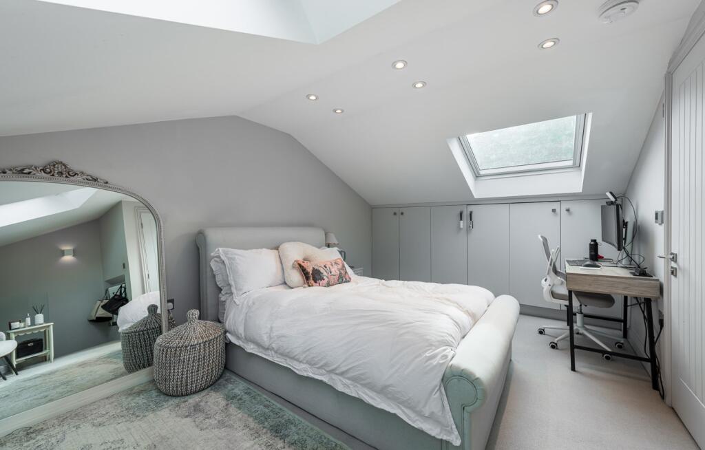 House in London - View 2