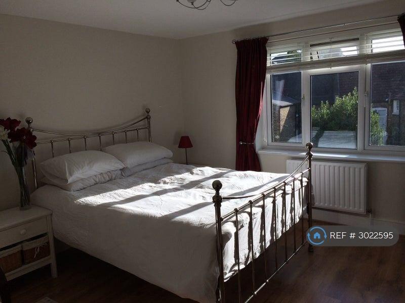 Apartment in London - View 3