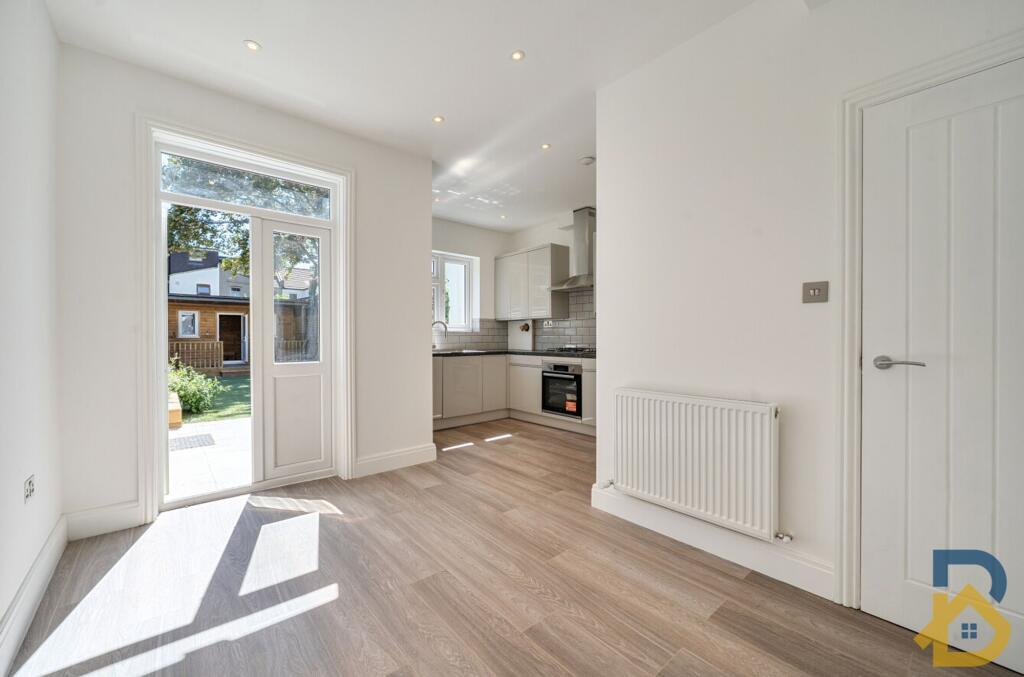 House in London - View 5
