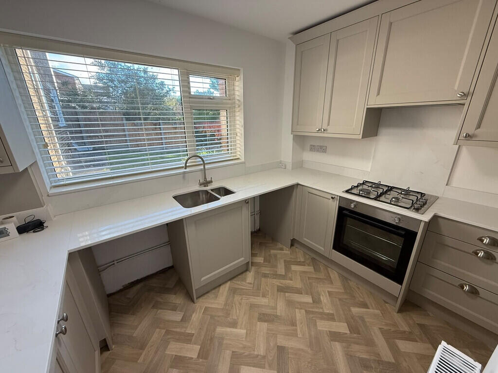 Apartment in Southend-on-Sea - View 2