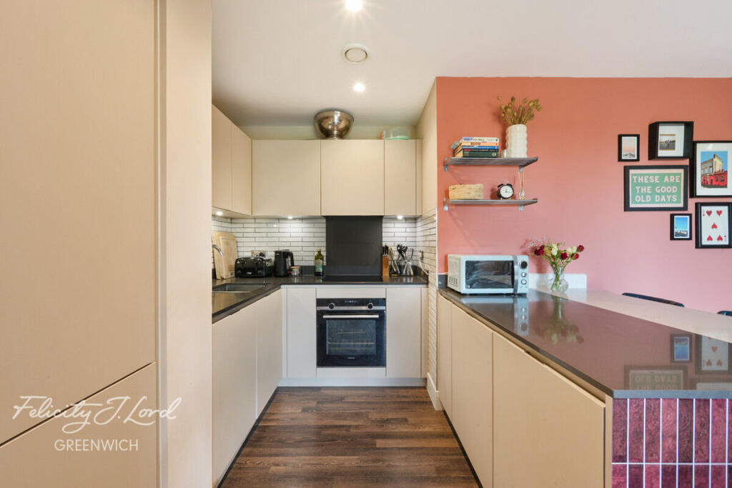 Apartment in London - View 3