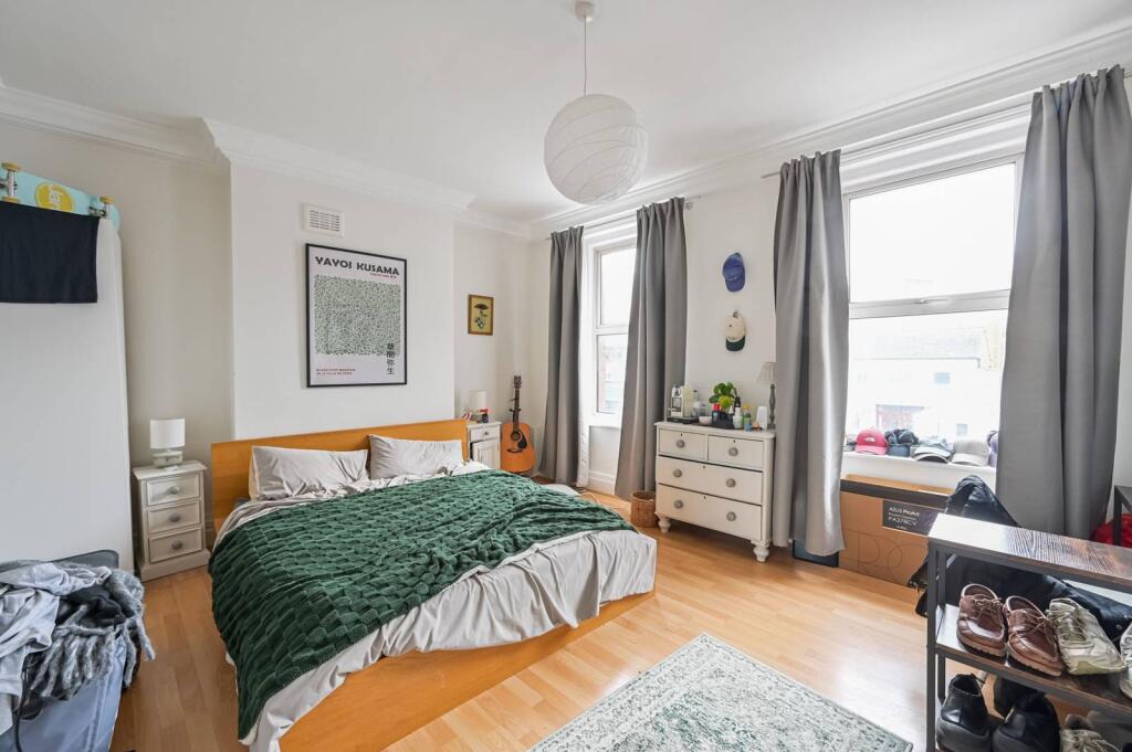 Main image of property: The Oval, E2, Bethnal Green, LONDON, E2