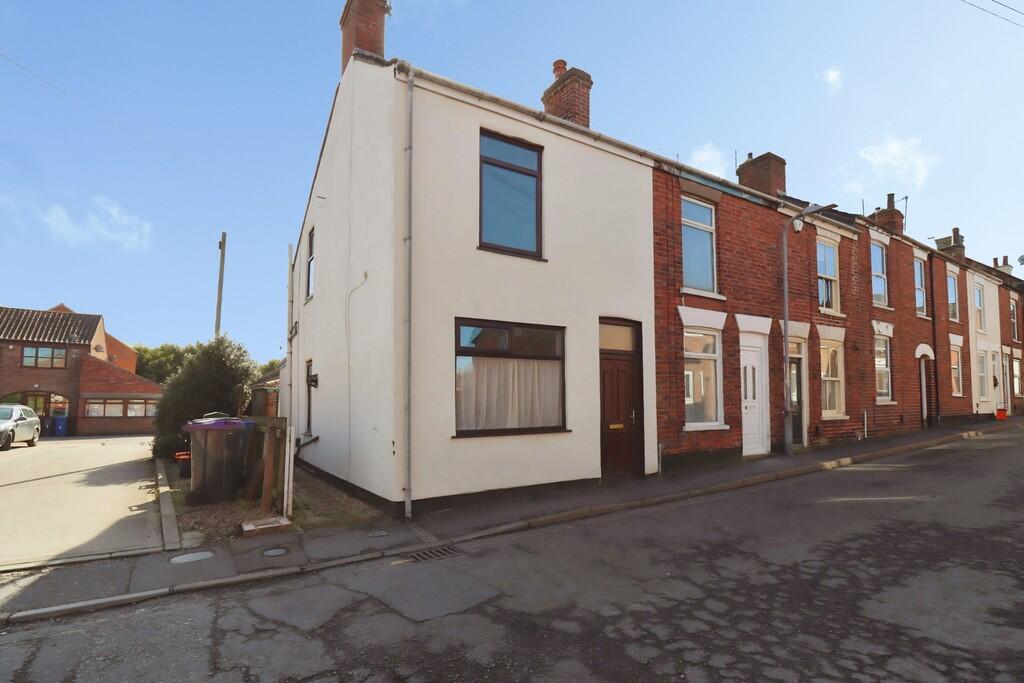 2-bed terraced on Waterloo Street, Market Rasen, £80,000