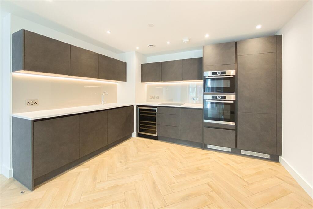 Apartment in Manchester, City Centre - View 3