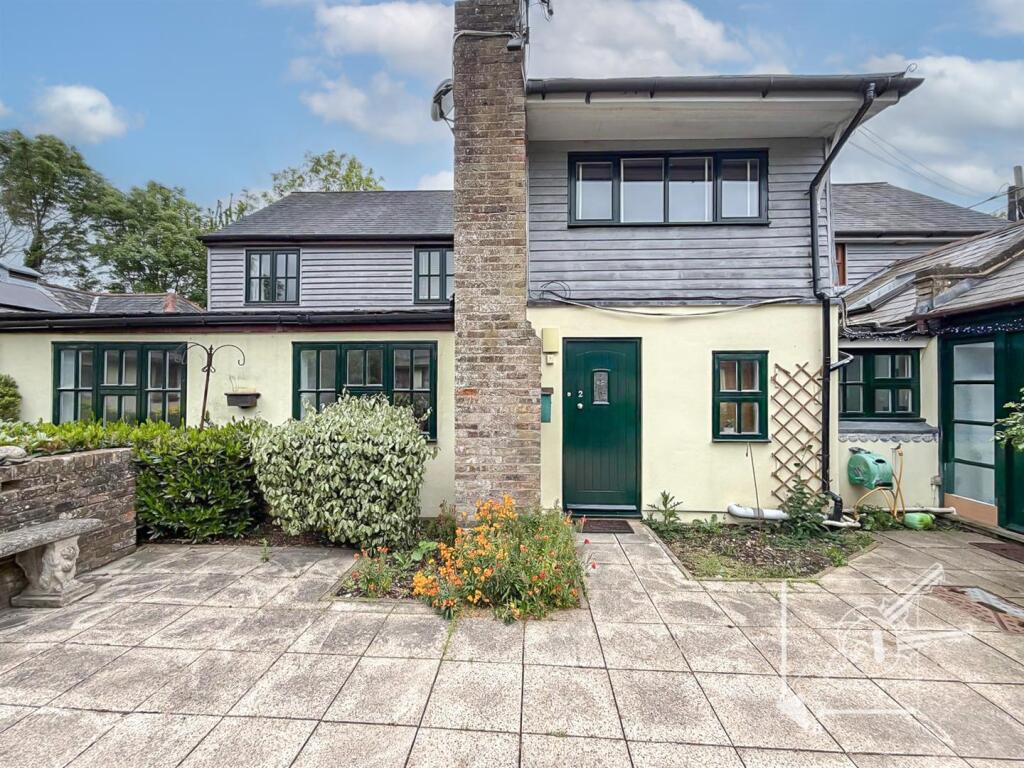 Main image of property: Three Gate Stables, Speedgate Hill, Fawkham