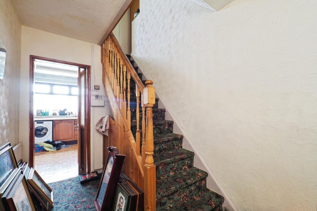 House in Nottingham, Nottinghamshire - More