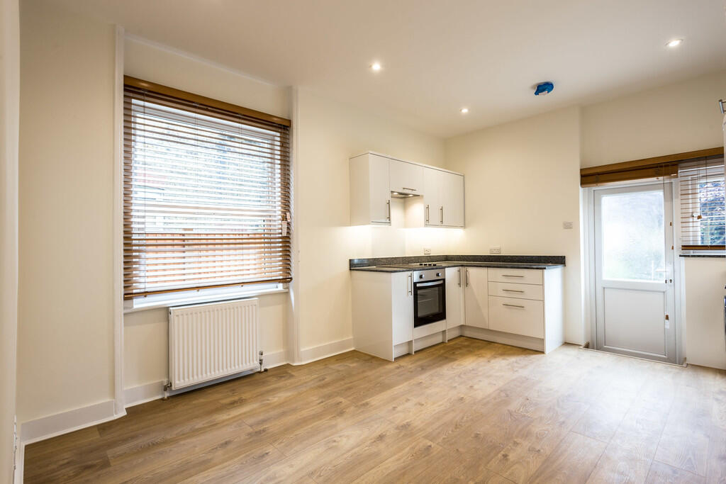 Apartment in London - View 5