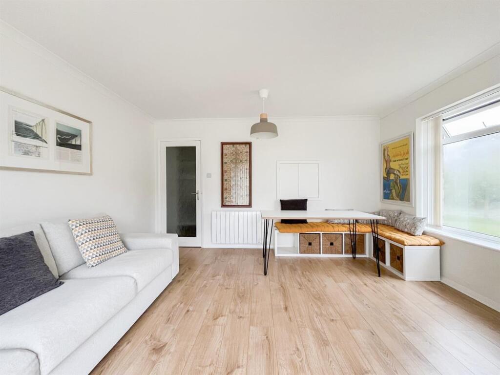 Apartment in Hastings, West Marina - View 4