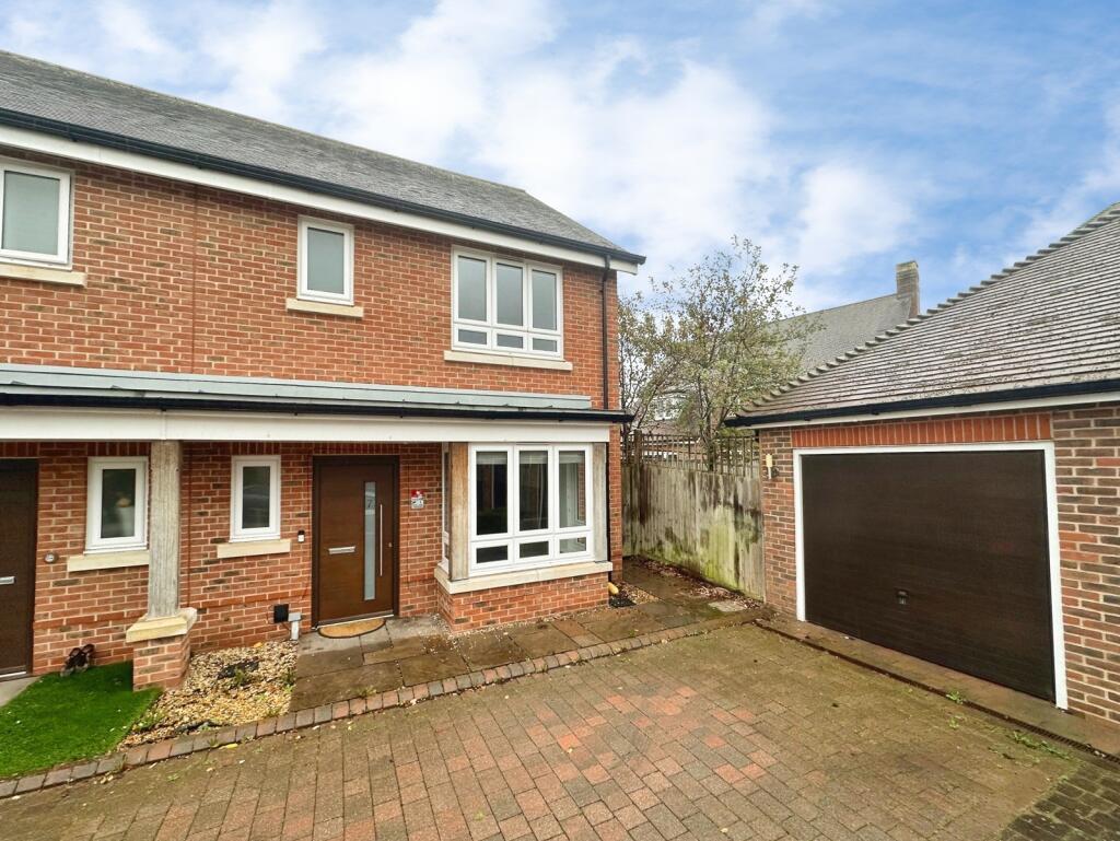 Main image of property: Pipistrelle, Fleet, Hampshire, GU51