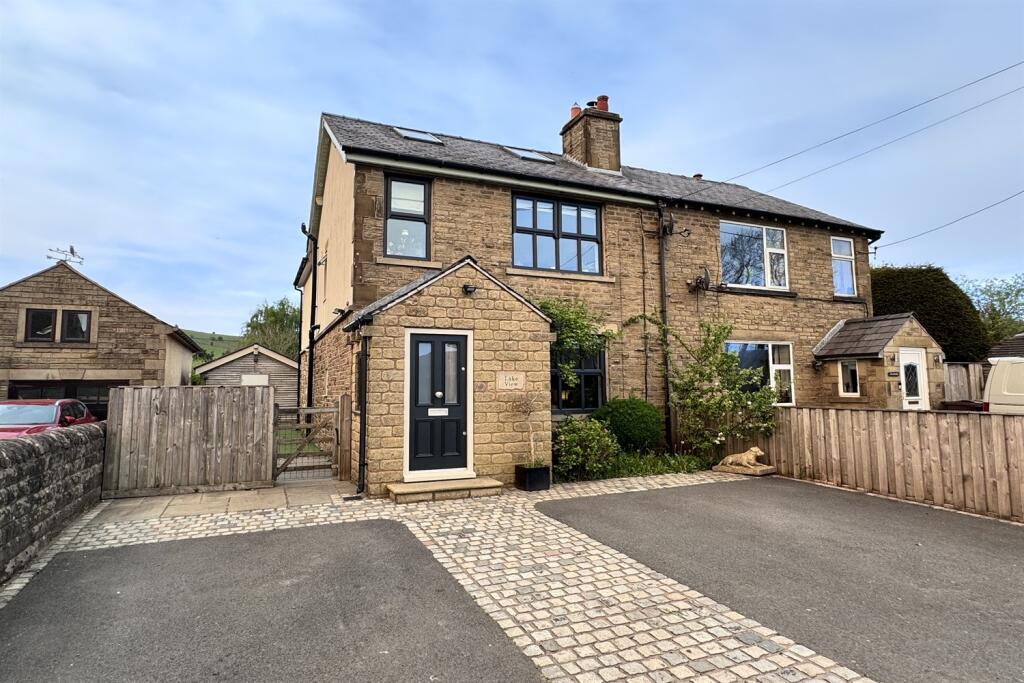 Main image of property: Tom Lane, Chapel-En-Le-Frith, High Peak