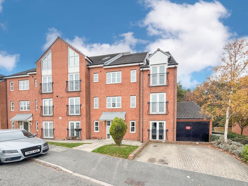 2-bed flat on The Willows, Gateshead, NE10, £100,000