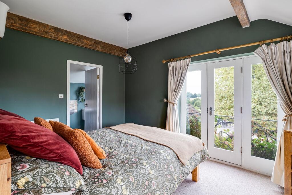 Elegant 4-Bed Detached Home with large Gardens, Paddock & Countryside Views near Tarporley photo 2