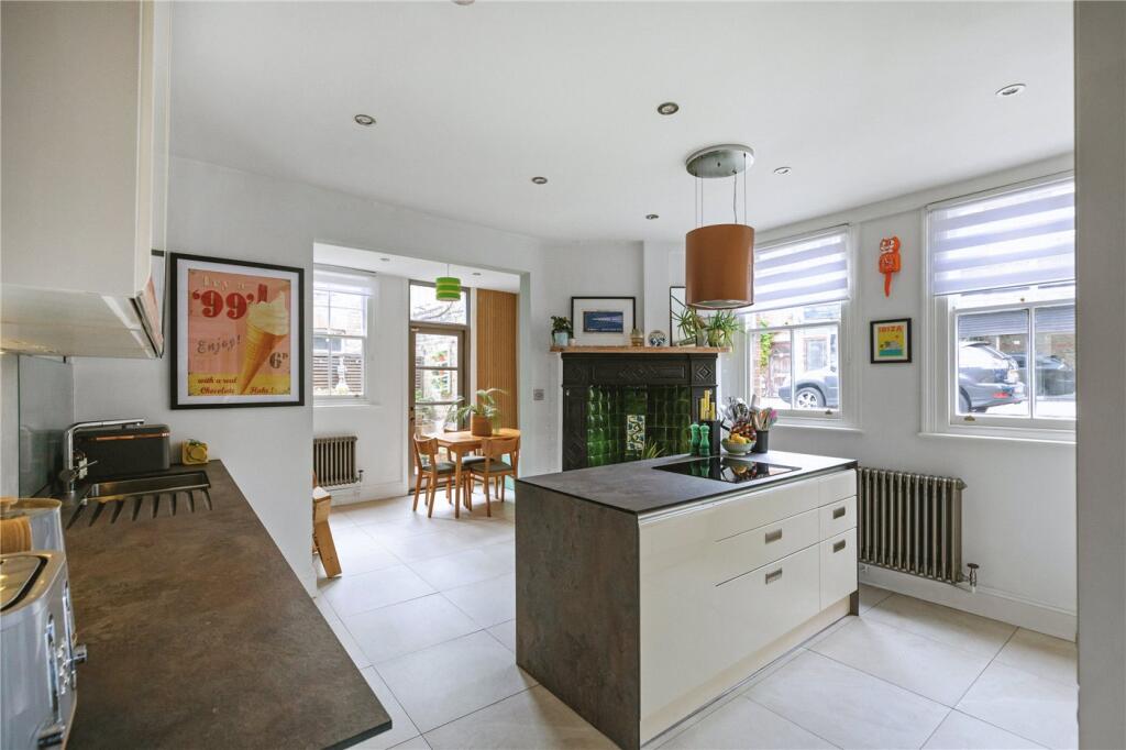 Oldhill Street, London, N16 photo 3