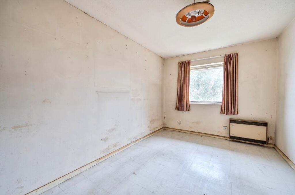 Apartment in Sutton - More