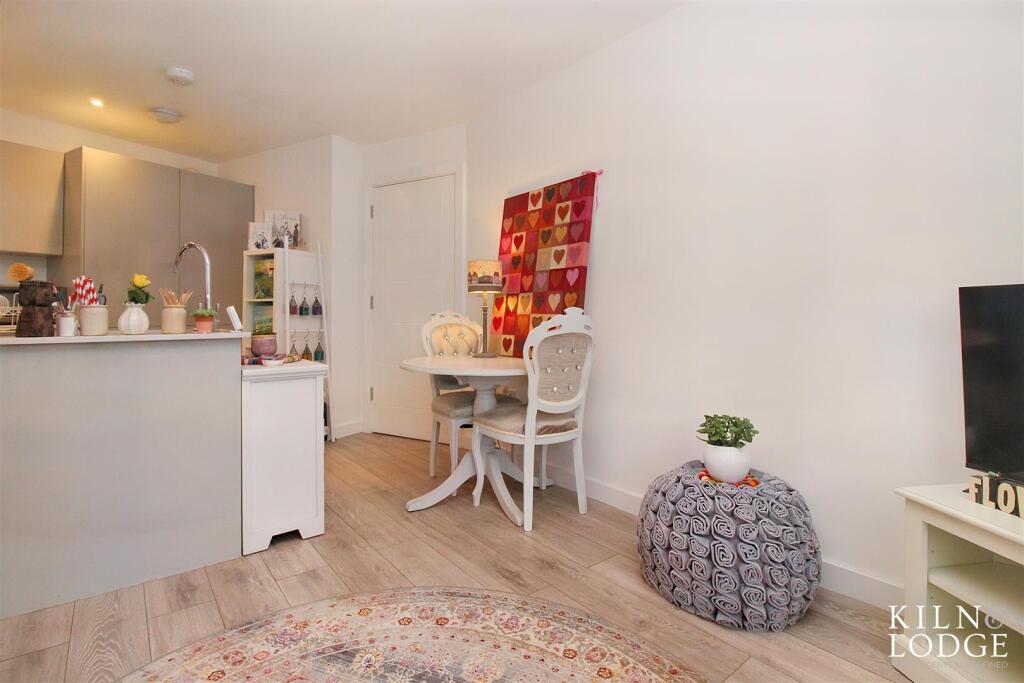 Apartment in Chelmsford, Moulsham - View 4