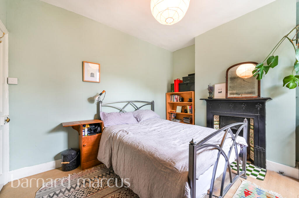 Apartment in London - More