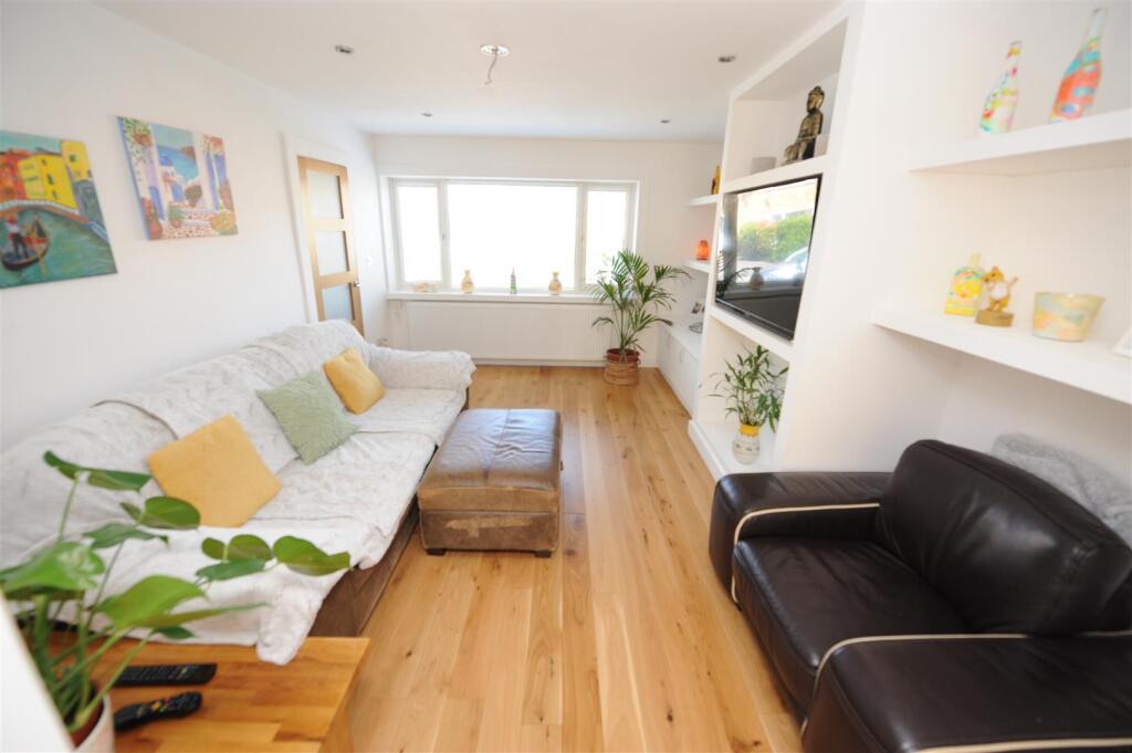 House in Bradford, Fourlands, Idle - View 5