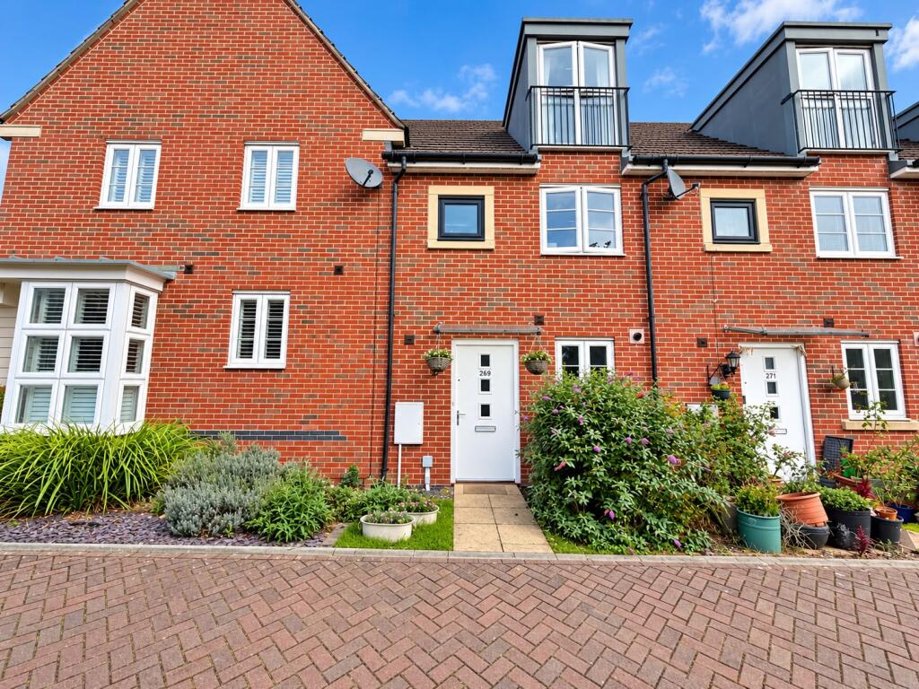 3-bed terraced on Sinclair Drive , Basingstoke, £380,000