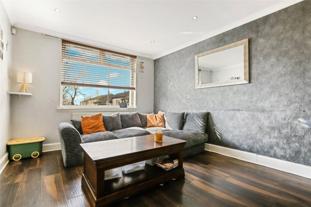 Ben Venue Road, Cumbernauld, Glasgow, North Lanarkshire, G68 photo 3
