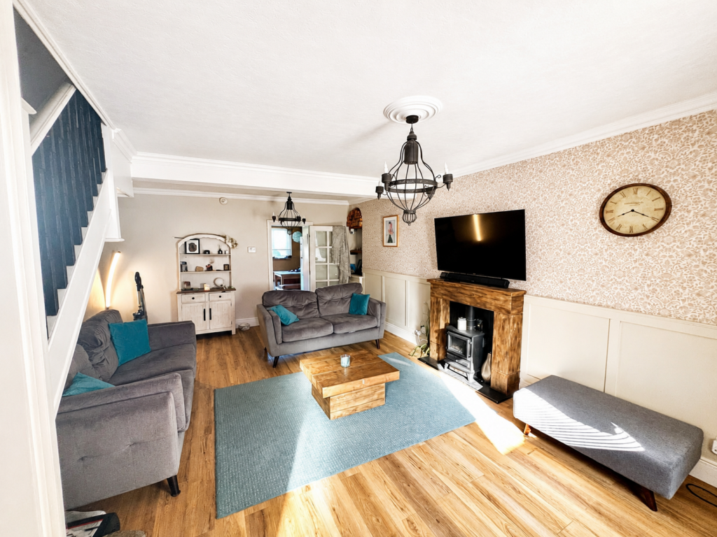 House in Cardiff, Pen-y-graig - More
