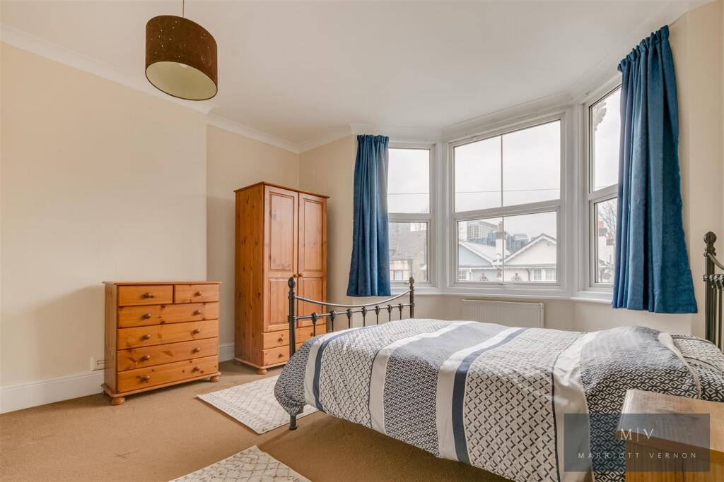 Apartment in Croydon - View 4